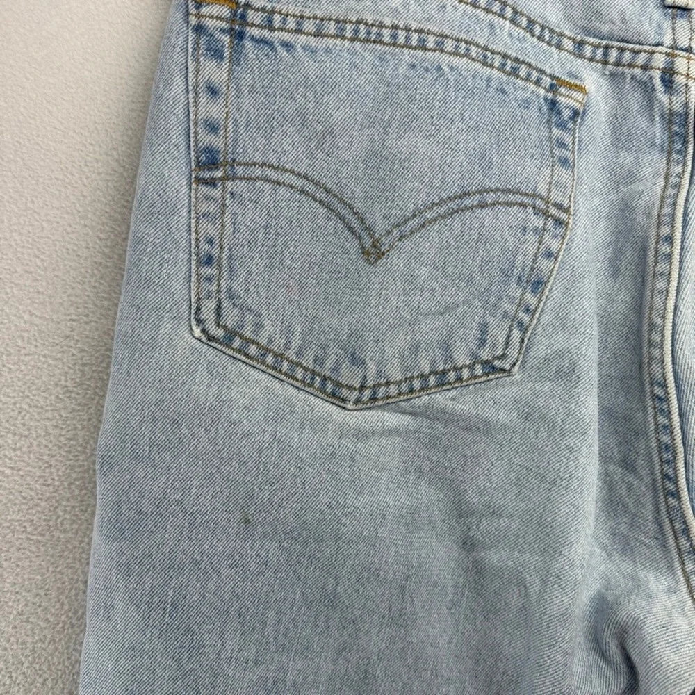 Vintage Levis jeans men's 42x30 Fits 39x29 Blue Light Wash 550 Relaxed Taper USA